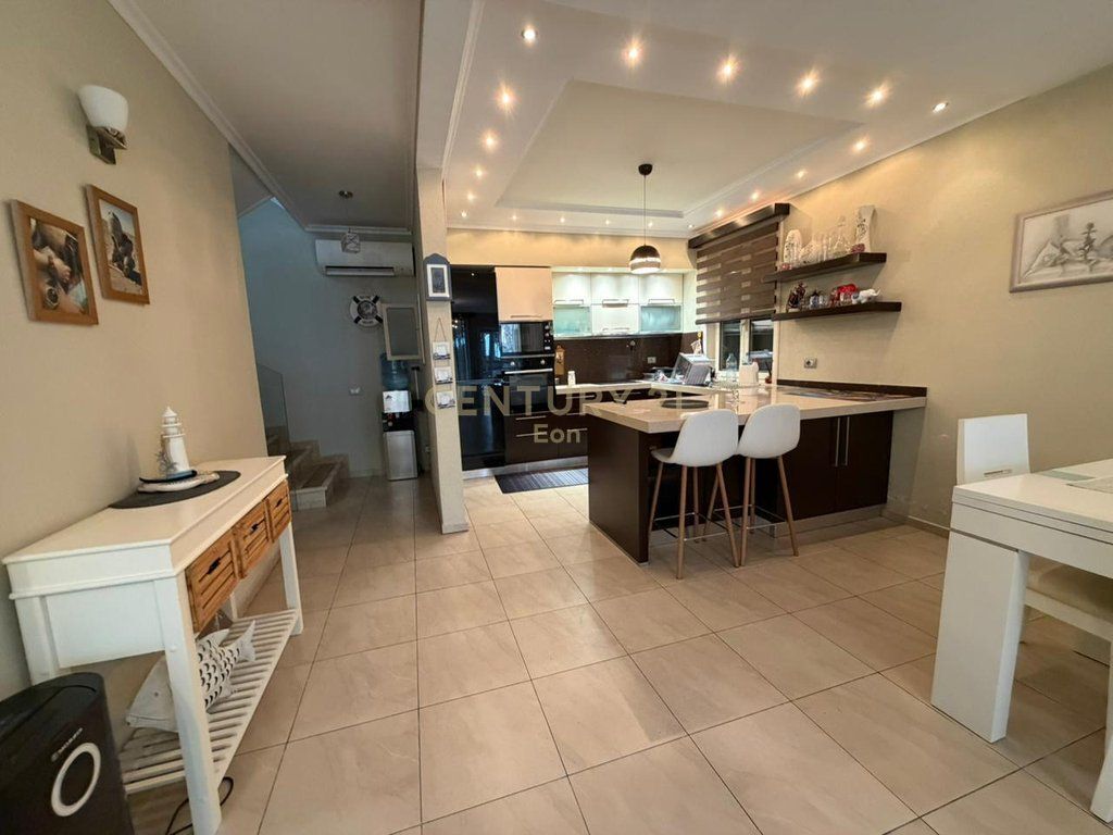 Villa in Vendita a Qerret !