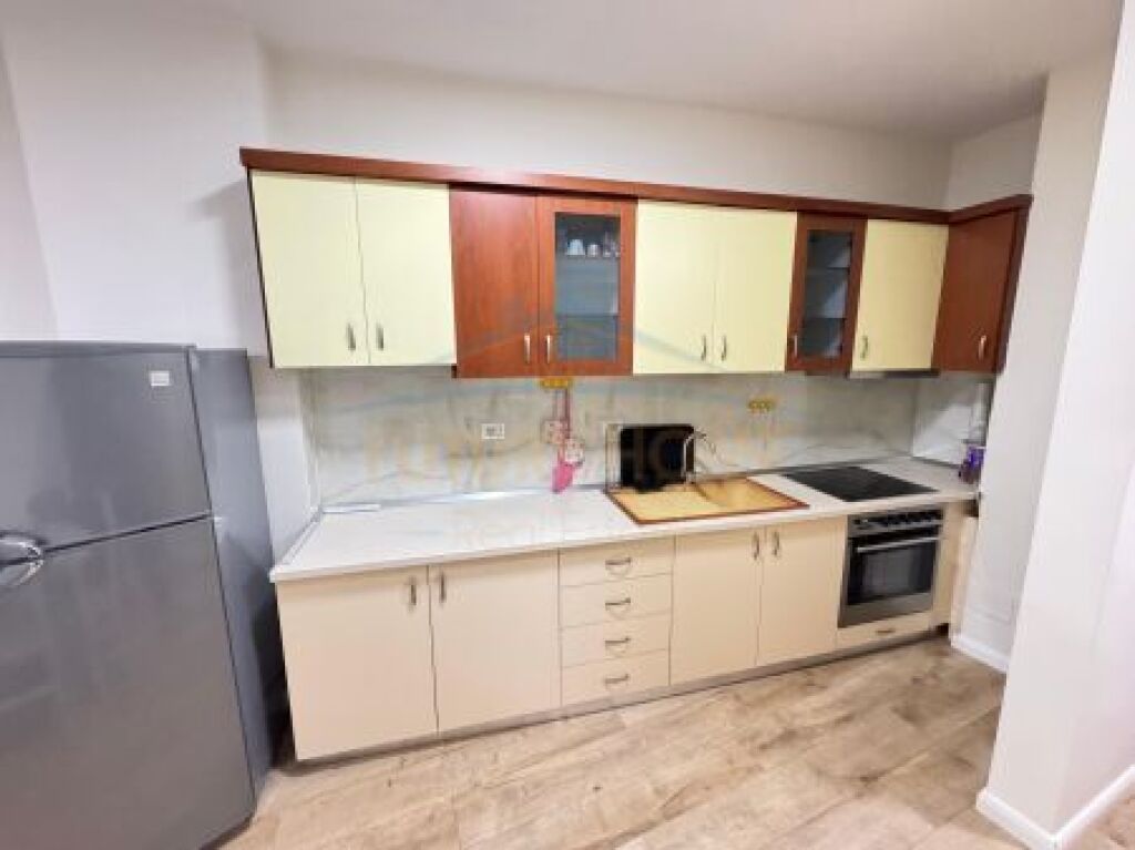 Appartamento 1+1 in vendita, vicino a Well Albania Astir, Nuovo Anello, Tirana.