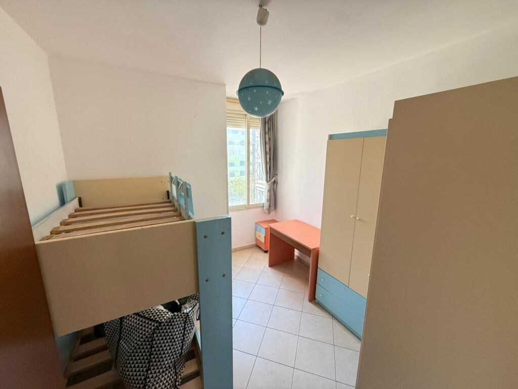 VENDESI APPARTAMENTO 2+1+2 BAGNI SPIAGGIA FERROVIA