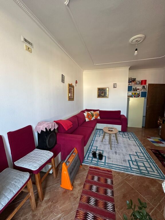 Shitet apartament 1+1 me dokumenta