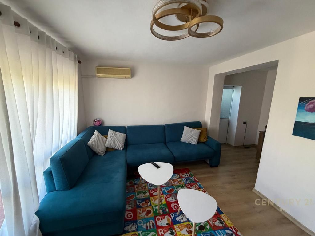 Shitet apartament 2+1 te Ali Demi!