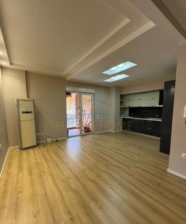 For sale, 2+1 Apartment, Oxhaku, Tirane.