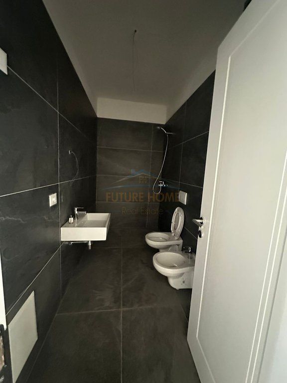 Shitet Apartament 3+1+2 , Bulevardi i Ri , Tirane.