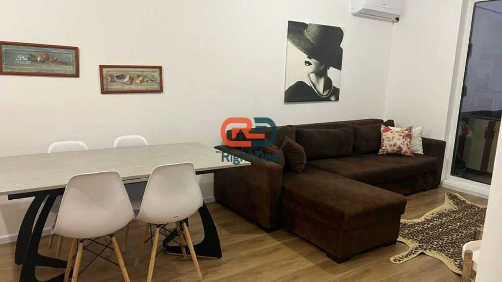 Ne Fresk, Shitet Apartament 1+1, Ideal Per Banim!!!
