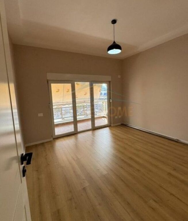 For sale, 2+1 Apartment, Oxhaku, Tirane.