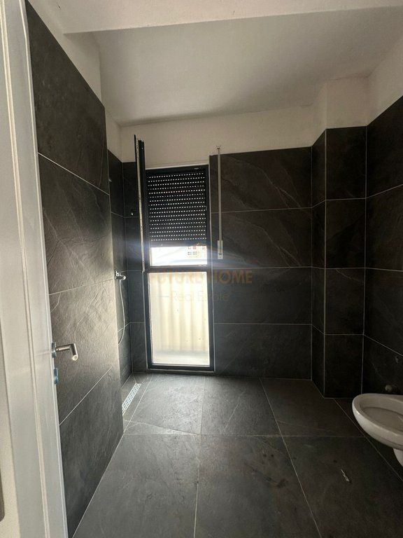 Shitet Apartament 3+1+2 , Bulevardi i Ri , Tirane.