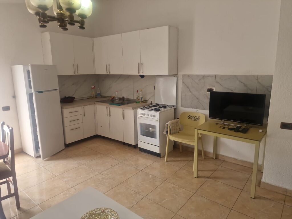 2+1 apartment for rent near Rruga e Durrsit