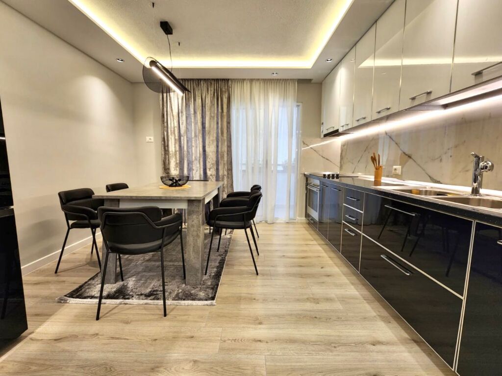 In Affitto: 2+1 🔑 Moderno &amp; Nuovo 📍 BLLOK/GARDA - Super Investimento (4° Piano Non Ultimo) - 75.000 Leke/Mese