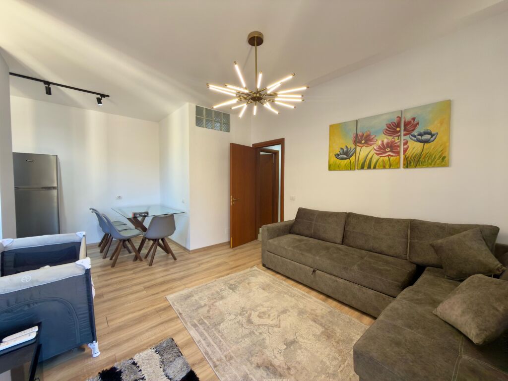 Shitet, Apartament 1+1, Tek Epidamn – Golem.