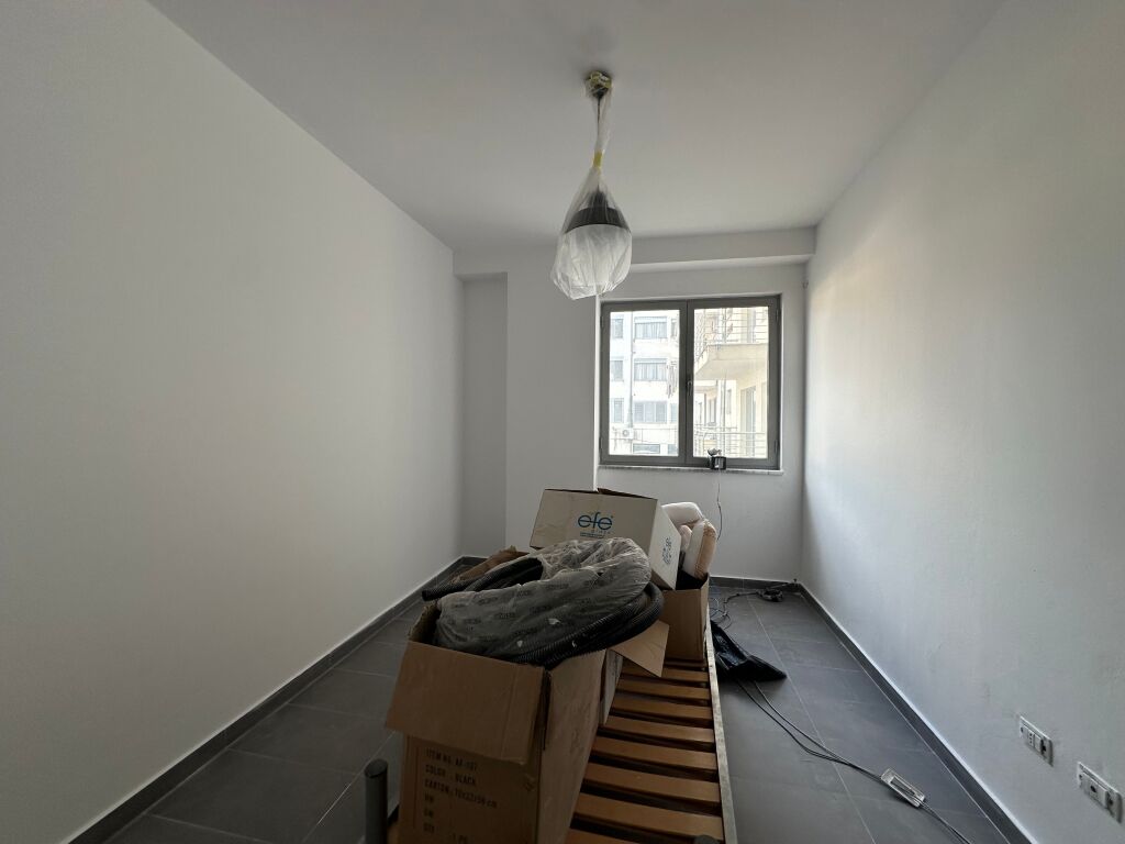 Shitet, Apartament 2+1, Kinostudio, Tiranë