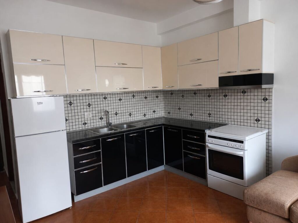 Apartament 1+1 me qira – Astir (tek Rrethi) !