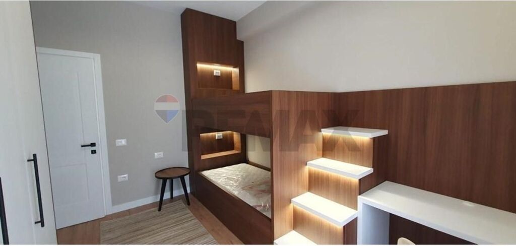 Apartment - For Rent - Botanical Garden, Tirana