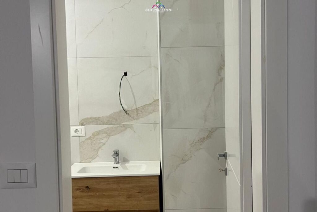 Ufficio In Affitto 2+1 In Via Dritan Hoxha (ID BZ2973) Tirana