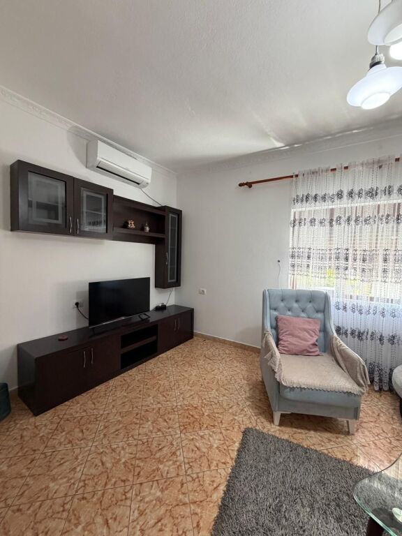 JEPET ME QIRA APARTAMENT 2+1, PJESE E KATIT TE VILES
