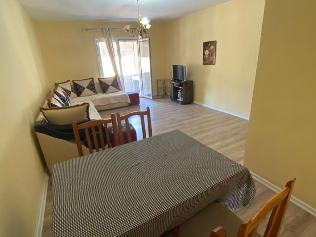 🏡 Jepet me qira apartament 2+1 perballe harry fultz