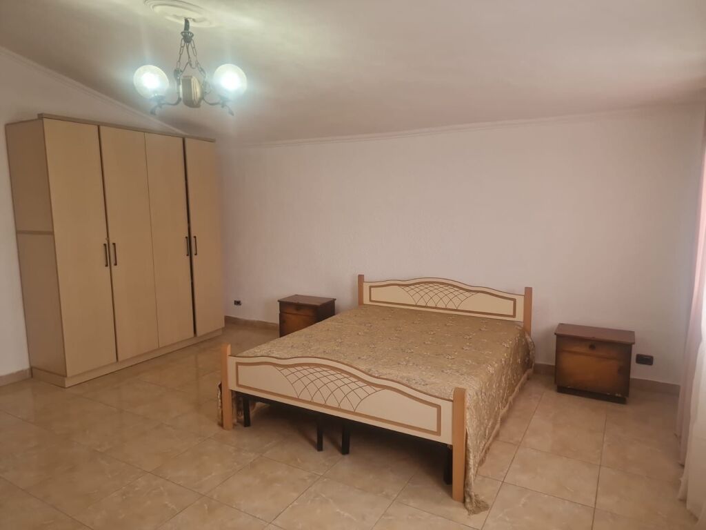 2+1 apartment for rent near Rruga e Durrsit