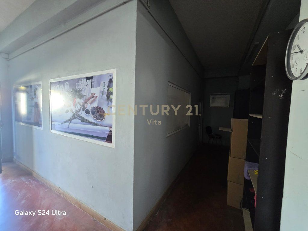 Shitet Magazinë në Durrës ( Cmimi per m2 420 euro) !!!