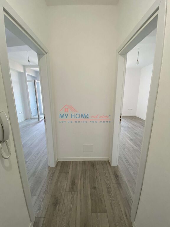 Office for Rent Commune of Paris in Tirana