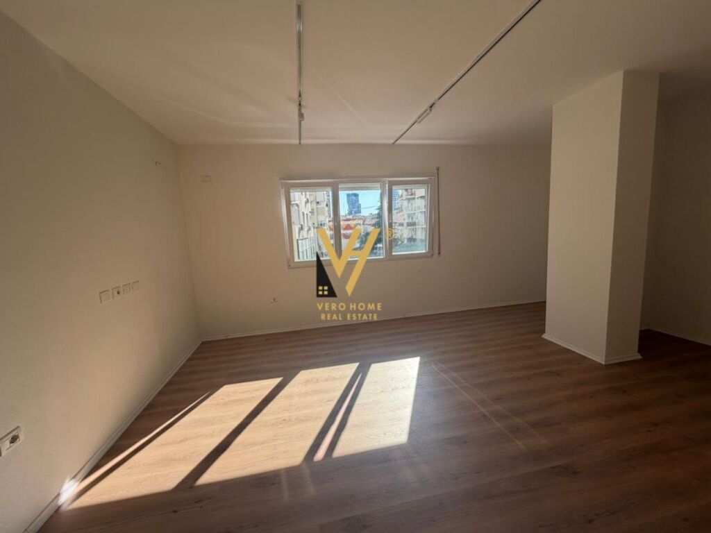 UFFICIO 135 M2 IN AFFITTO A PAZARI I RI 1.500 EURO