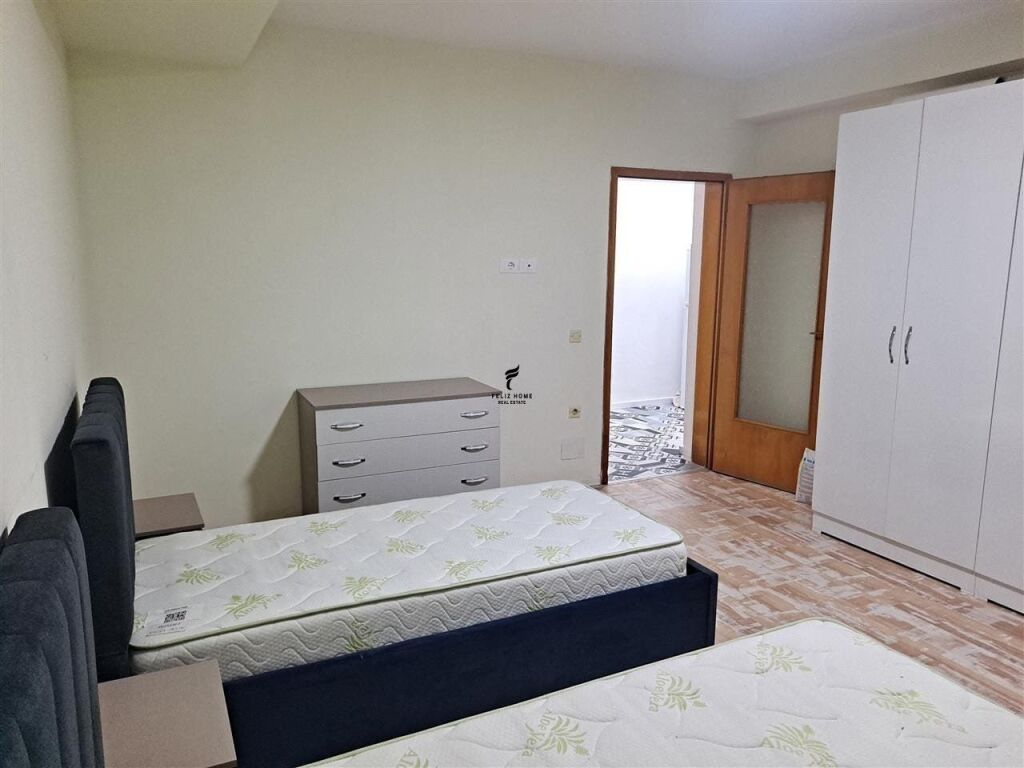 APARTAMEMT ME QERA 2+1 FERIT XHAJKO 55.000 LEKE FH-75066