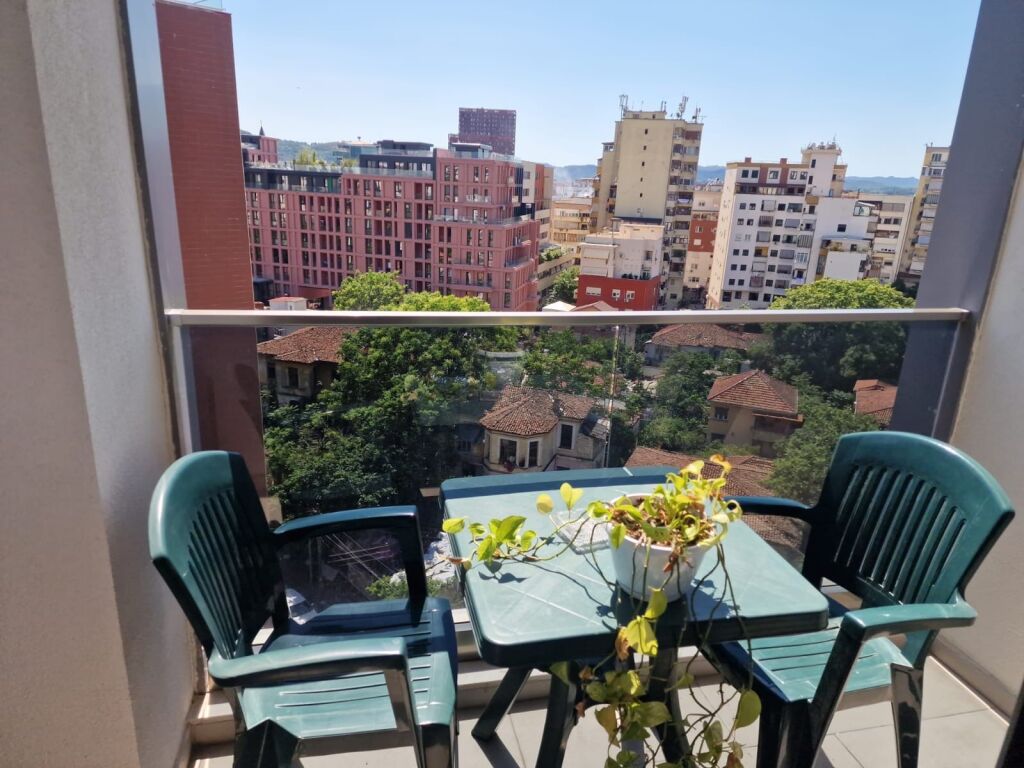 Locale di lusso per uffici in affitto in Via Kavaja!