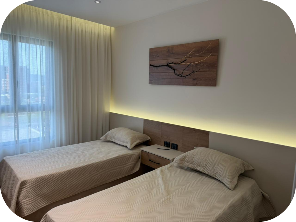 Apartament 2+1 + Gardërobë për Shitje | Përballë Kompleksit Delijorgji