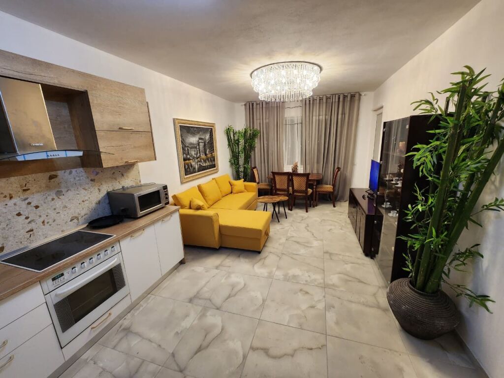 For rent Apartment 2+1+ Garage, Univers City 450 Thousand lek