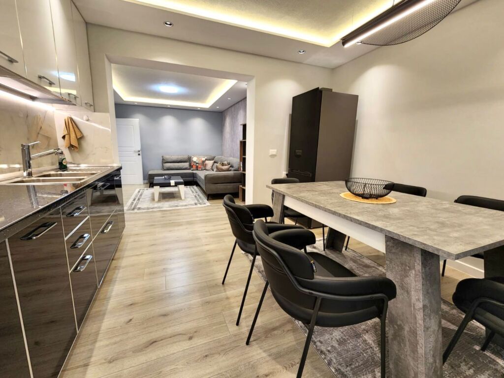 In Affitto: 2+1 🔑 Moderno &amp; Nuovo 📍 BLLOK/GARDA - Super Investimento (4° Piano Non Ultimo) - 75.000 Leke/Mese