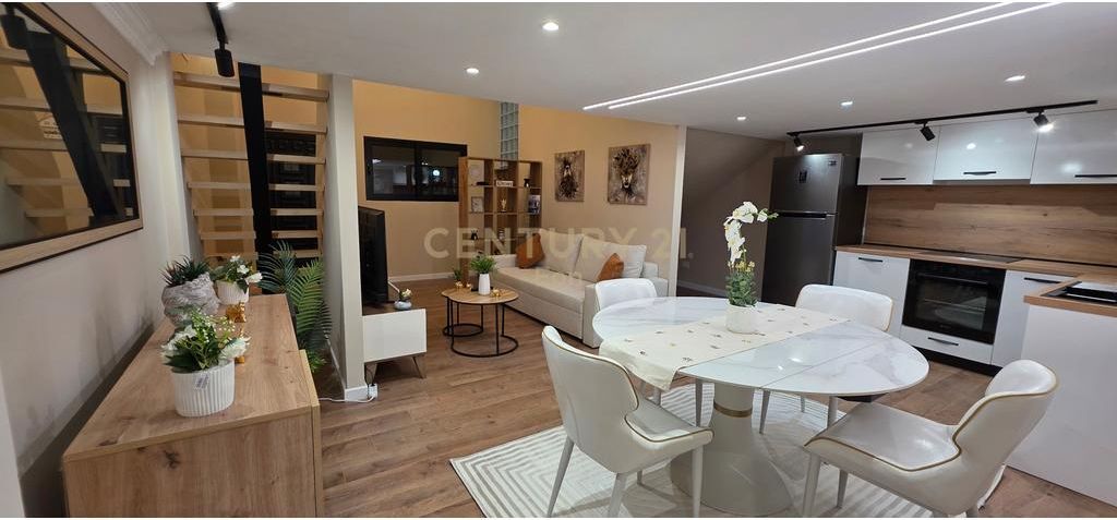APARTAMENT/DUPLEX PER SHITJE , PLAZH, DURRES !
