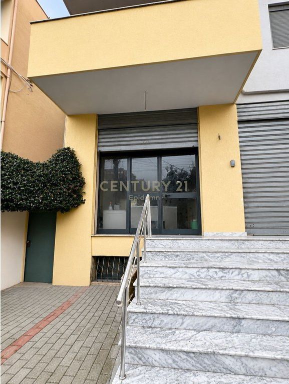 Commercial unit for sale near Regional Hospital Durrës !!