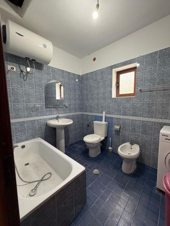 JEPET ME QIRA APARTAMENT 2+1, PJESE E KATIT TE VILES