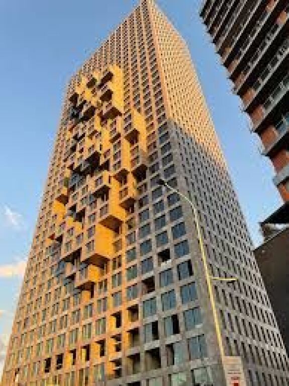 DOWNTOWN ONE BUILDING! APARTMENTS FOR RENT