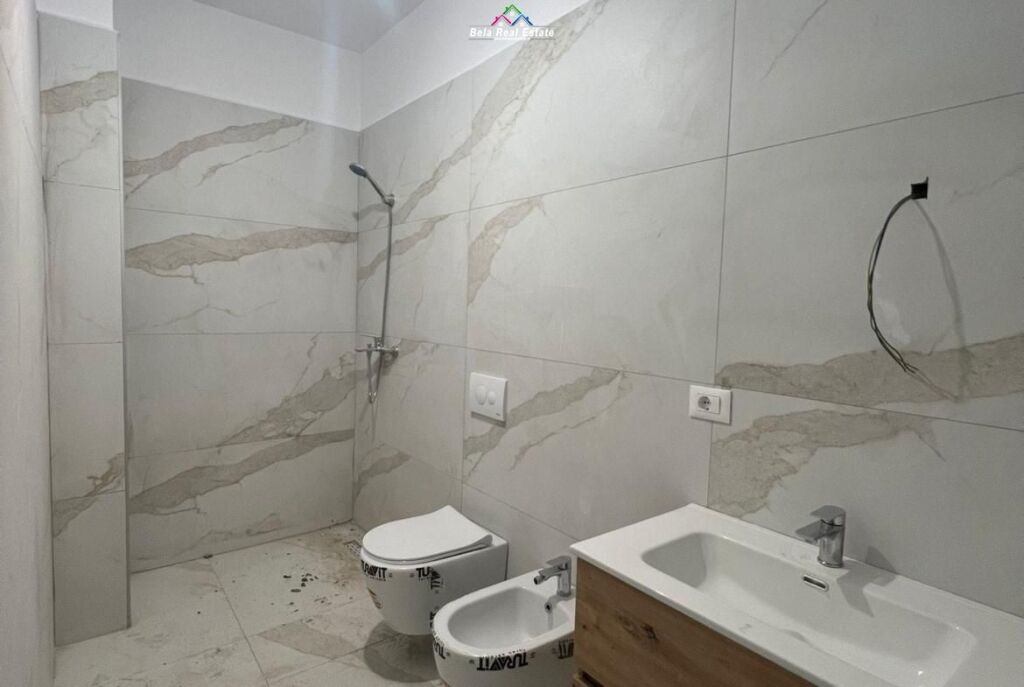 Ufficio In Affitto 2+1 In Via Dritan Hoxha (ID BZ2973) Tirana