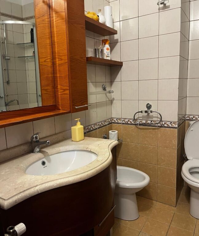 Affitasi apartamento 2+1+2 a Volga Durazzo