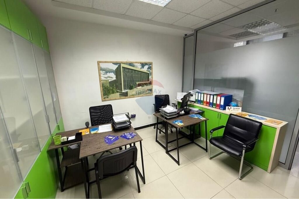 Ufficio - In Affitto - Blloku, Tirana