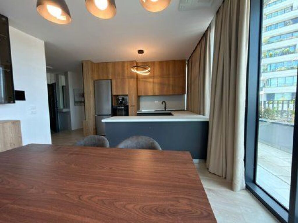 Shitet Apartament 2+1+2 te Rezidenca Lake View!