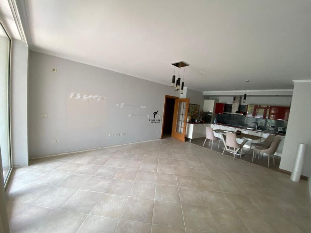 ZYRE ME QERA 80 M2 BLLOK 120.000 LEKE FH-75049