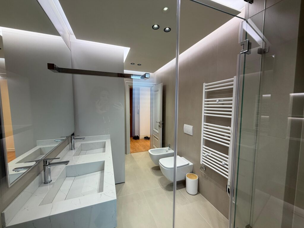 Super 1+1 for rent. Wilson Square Block. New Building
