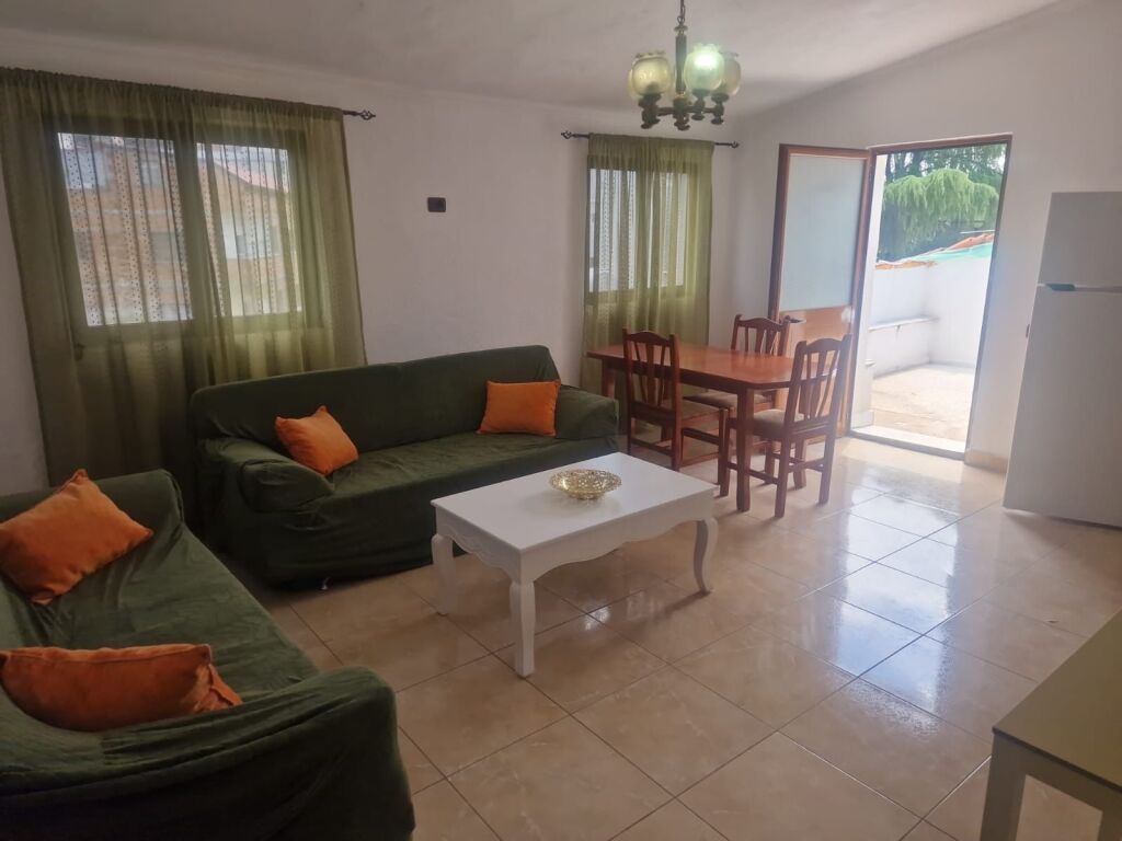 2+1 apartment for rent near Rruga e Durrsit