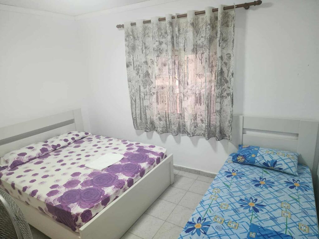 In vendita, appartamento 2+1, a Shkëmbin e Kavajës – Seconda linea sul mare.
