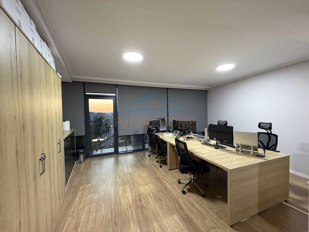 Affitto spazio per ufficio in Lake View Residence