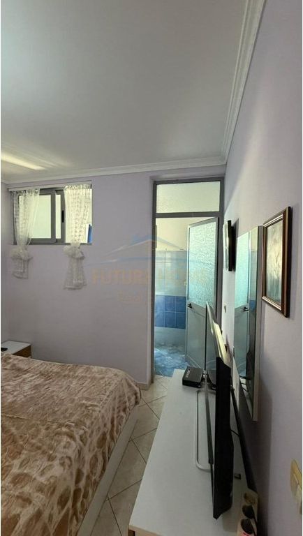 Shitet, Apartament 2+1+2, Fresk