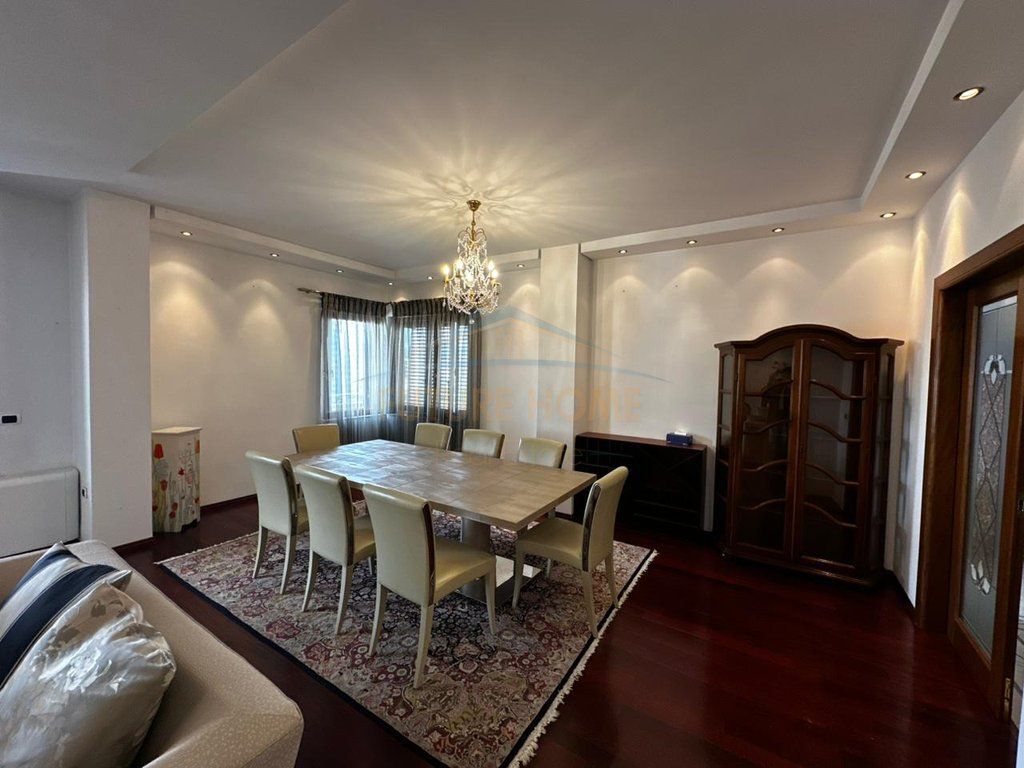 Qira, Apartament 4+1+3, Blloku, Tiranë