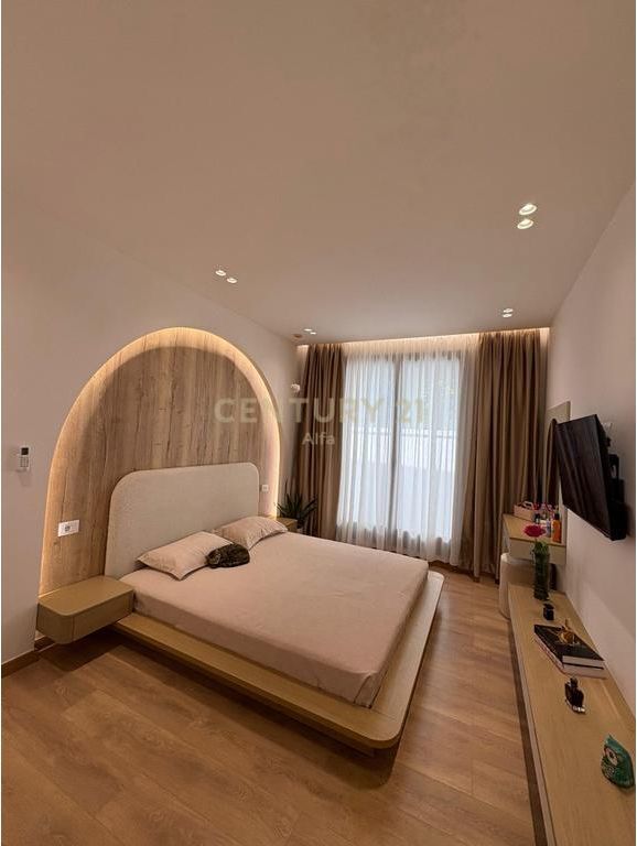 Villa Unica in Vendita a Paskuqan!
