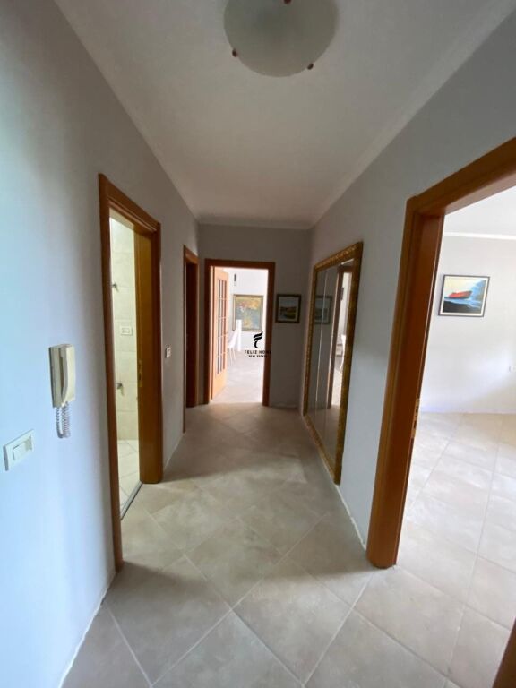 ZYRE ME QERA 80 M2 BLLOK 120.000 LEKE FH-75049