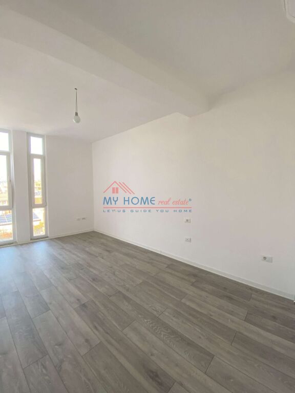 Office for Rent Commune of Paris in Tirana