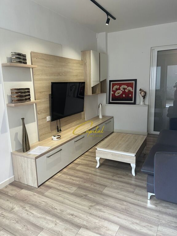 APARTAMENT EM QIRA 1+1 RRUGA E BARRIKADAVE 50.000 LEKE