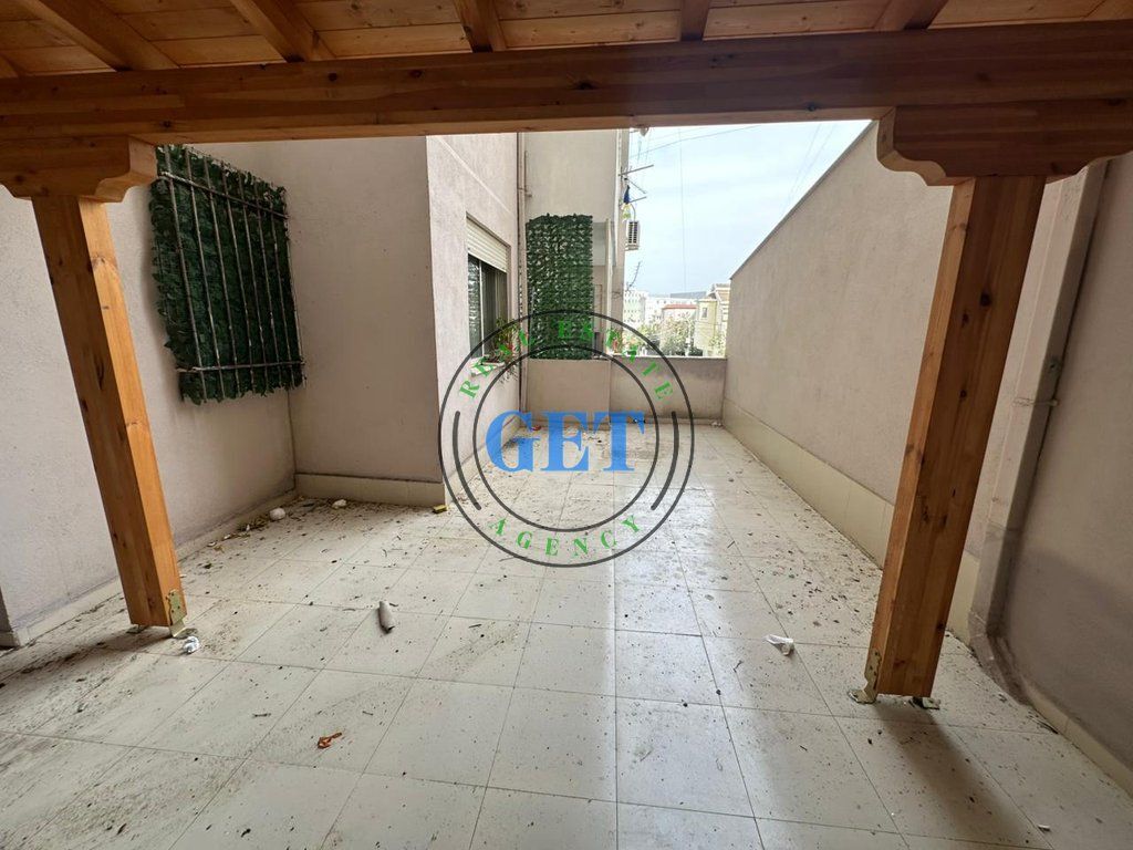 OCCASIONE, Appartamento 2+1+2 in Vendita, Ex URT, Durrës