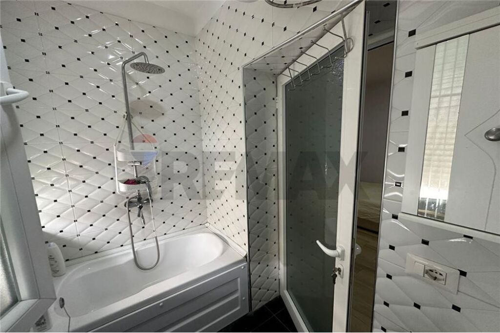 Apartament - Për Qira - Rruga e Kavajës, Tiranë