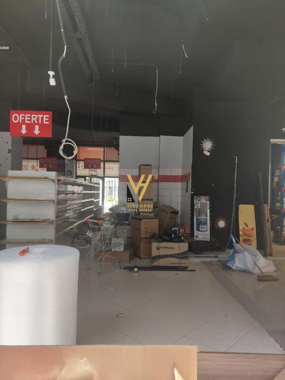 AFFITTASI NEGOZIO 250 M2 A ASTIR 6.000 EURO
